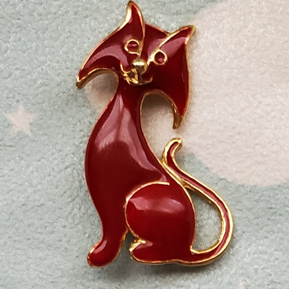 VINTAGE GOLD TONE/RED ENAMEL CAT BROOCH/PIN